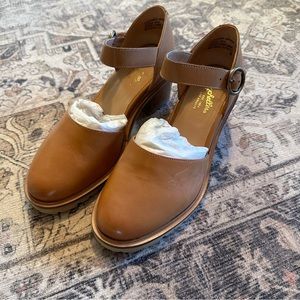 Seychelles Leather “Lock and Key” Mary Jane mid-heels